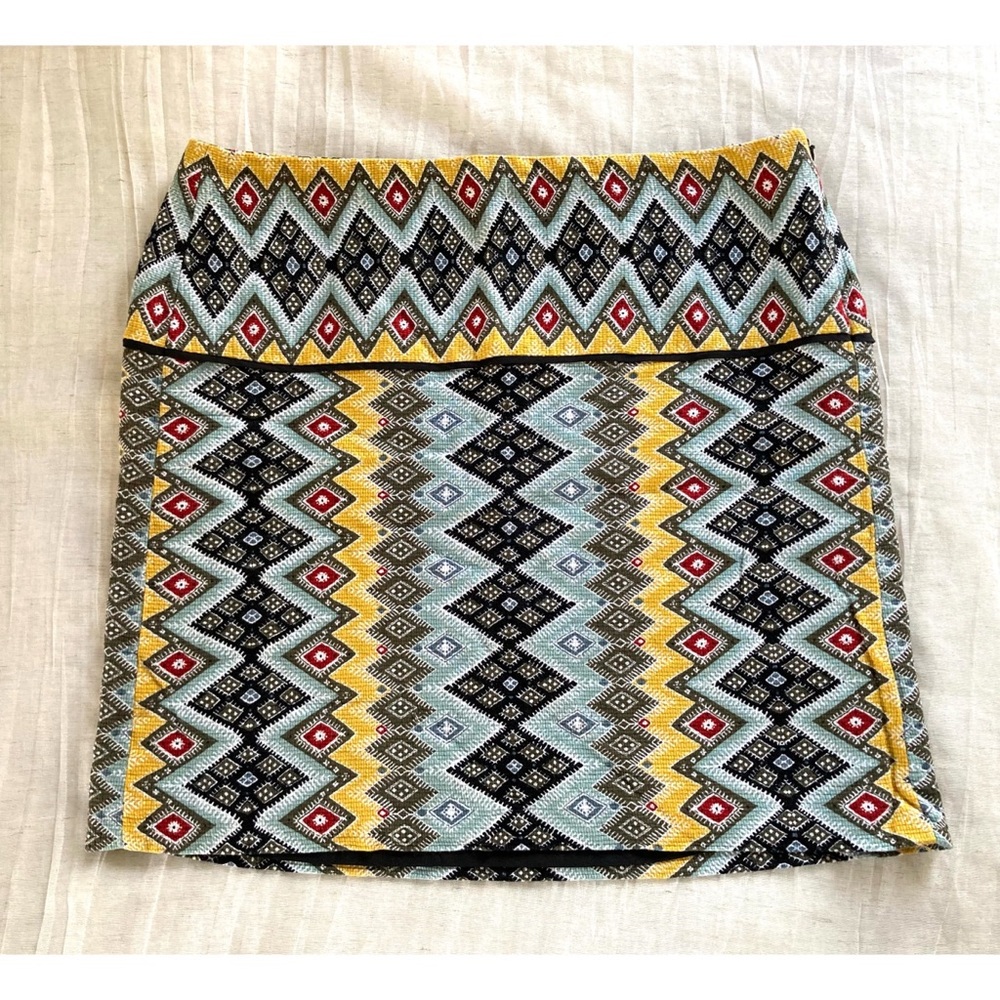 💐3/$12 LOFT Miniskirt Funky Geometric Print